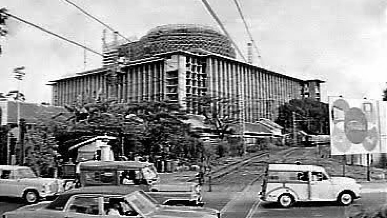 Masjid Istiqlal Di Masa Awal Ikonsid