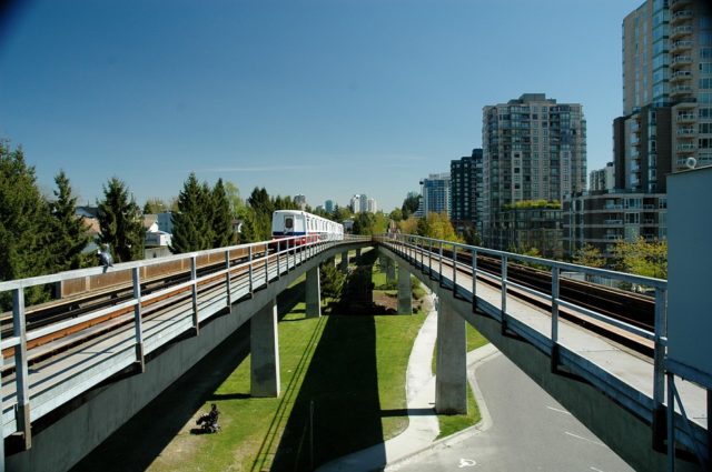vancouver-skytrain-533827_960_720
