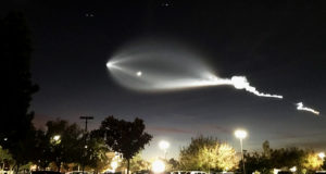 Disangka UFO, Peluncuran Falcon 9 Menyalakan Langit Malam