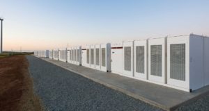 Dua Proyek Energi Terbarukan Baru Akan Bergabung dengan Baterai Mega Tesla di Australia
