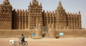 Mengapa Arsitektur Vernakular Afrika Sudah Terlambat untuk Renaisans
