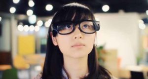Kacamata Pintar ini Mengkonversi Teks Menjadi Suara untuk Gangguan Visual