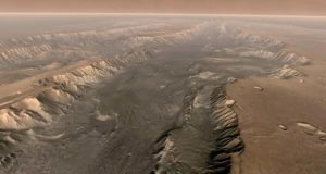 Sebuah Danau di Mars Telah Mengering Sejak Miliaran Tahun yang Lalu