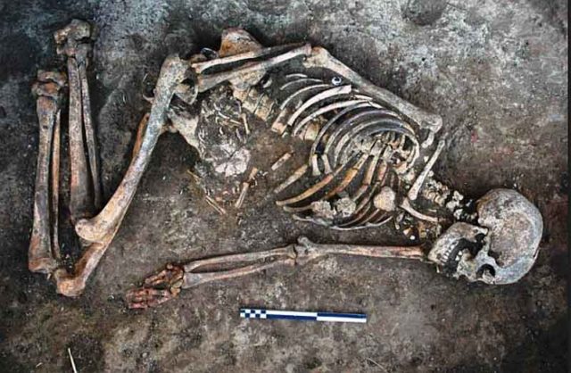 Dekorasi misterius pada tulang wanita 4500 tahun yang lalu