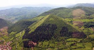 Piramida Bosnia, tipuan kejam terhadap publik