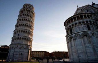 Bagaimana para ahli meluruskan Menara Miring Pisa