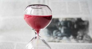 Mengapa Waktu Terasa Begitu Cepat Berlalu