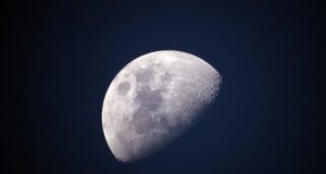 NASA mengembangkan teori bagaimana air bisa dibuat di Bulan