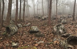 Misteri Guci Batu Pemakaman 1.000 Tahun di Laos