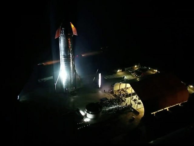 Roket Terbaru SpaceX Dirancang Untuk Ke Mars dan Kembali Ke Bumi