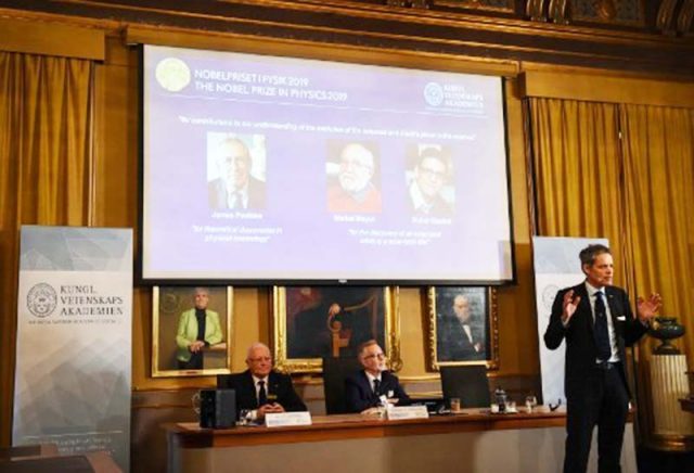 Pemenang Nobel Fisika : Penemuan Materi Gelap dan Planet Ekstrasurya