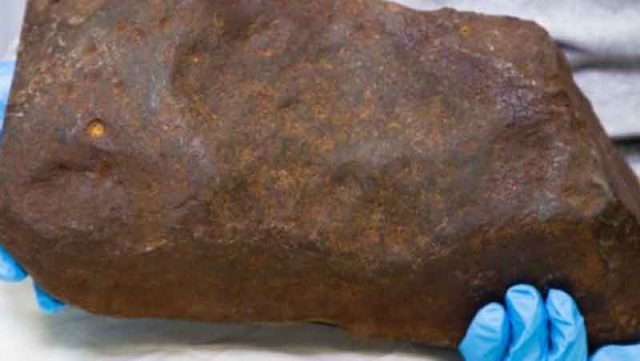 Seorang Pria Menyimpan Meteorit Langka Selama Bertahun-tahun