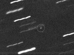 Asteroid Apophis (dilingkari). Garis-garis itu adalah bintang sebagai latar belakang. Credit: (UH / IA / NASA)
