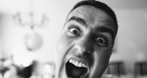 Orang Dogmatis Mencari Lebih Sedikit Informasi dan Penilaiannya Kurang Akurat Ngotot (Dmitry Vechorko / Unsplash)