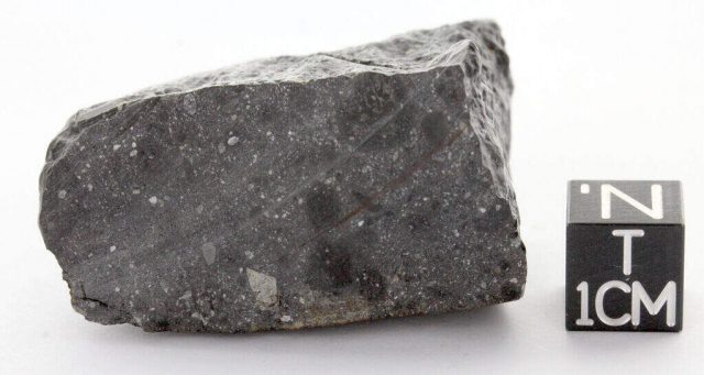 Meteorite Black Beauty (NASA/ Luc Labenne)