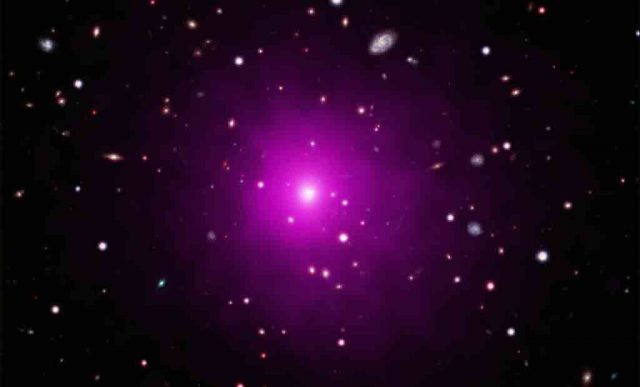 (X-ray: NASA/CXC/Univ of Michigan/K. Gültekin; Optical: NASA/STScI and NAOJ/Subaru; Infrared: NSF/NOAO/KPNO)