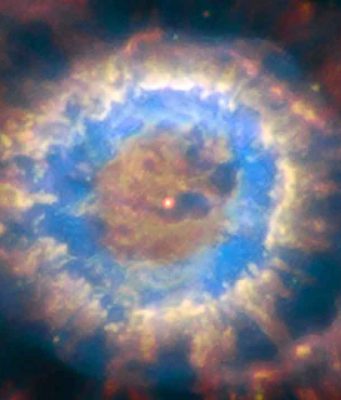 Sebuah bintang katai putih yang melepaskan massanya membentuk sebuah nebula keplanetan (ESO/P.Wellbacher/AJP)