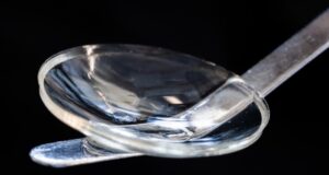 Kornea dari Kolagen Kulit Babi Menyembuhkan Kebutaan 20 Peserta Uji Klinis